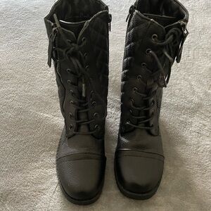Black Quilted Lace-Up Women's Boots